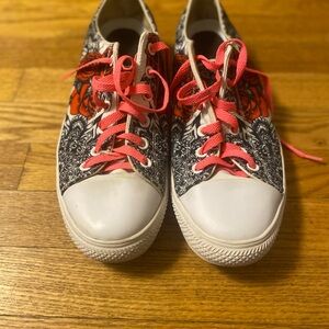 Men’s RAAD Sneakers with rose and graffiti design